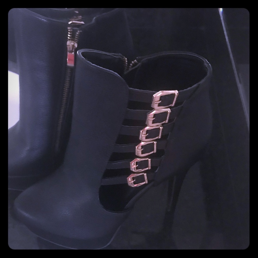 Shoe